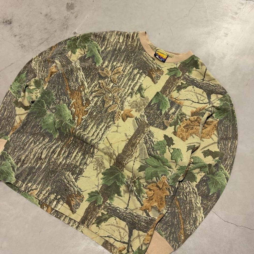 Vintage 90s camo Realtree long sleeve thermal shirt